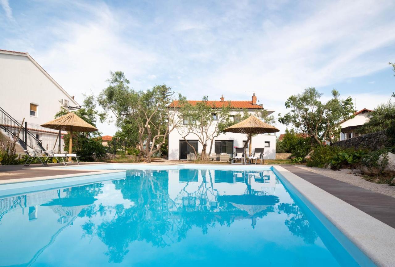 Villa Cimic คิร์ก ภายนอก รูปภาพ